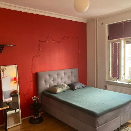 Rum Med Eget Badrum Och Stort, Delat Koek,Centralt I Malmoe A Room In An Apartment, Own Bathroom And Kitchen Shared With A Family Luaran gambar