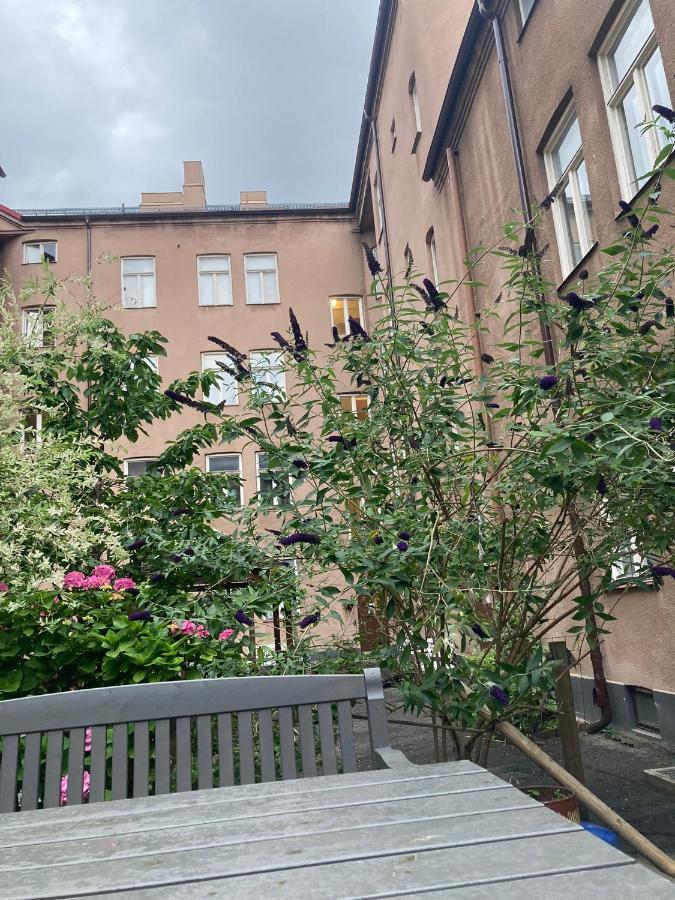 Rum Med Eget Badrum Och Stort, Delat Koek,Centralt I Malmoe A Room In An Apartment, Own Bathroom And Kitchen Shared With A Family Luaran gambar