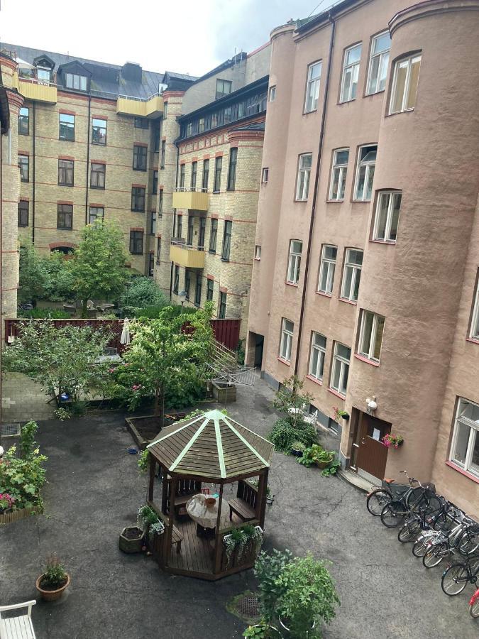 Rum Med Eget Badrum Och Stort, Delat Koek,Centralt I Malmoe A Room In An Apartment, Own Bathroom And Kitchen Shared With A Family Luaran gambar