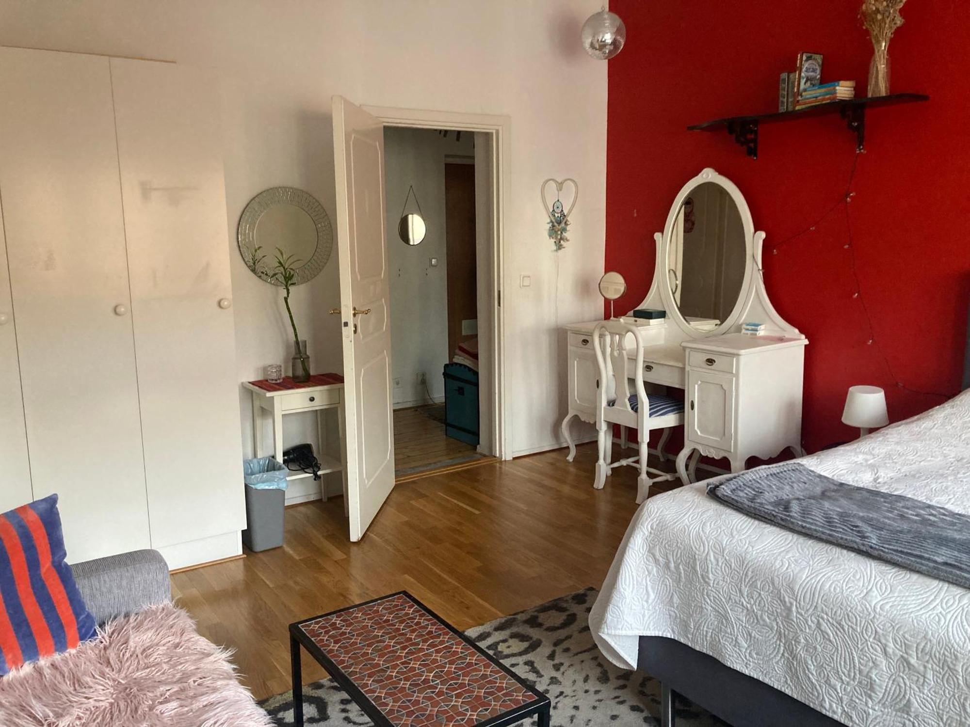 Rum Med Eget Badrum Och Stort, Delat Koek,Centralt I Malmoe A Room In An Apartment, Own Bathroom And Kitchen Shared With A Family Luaran gambar