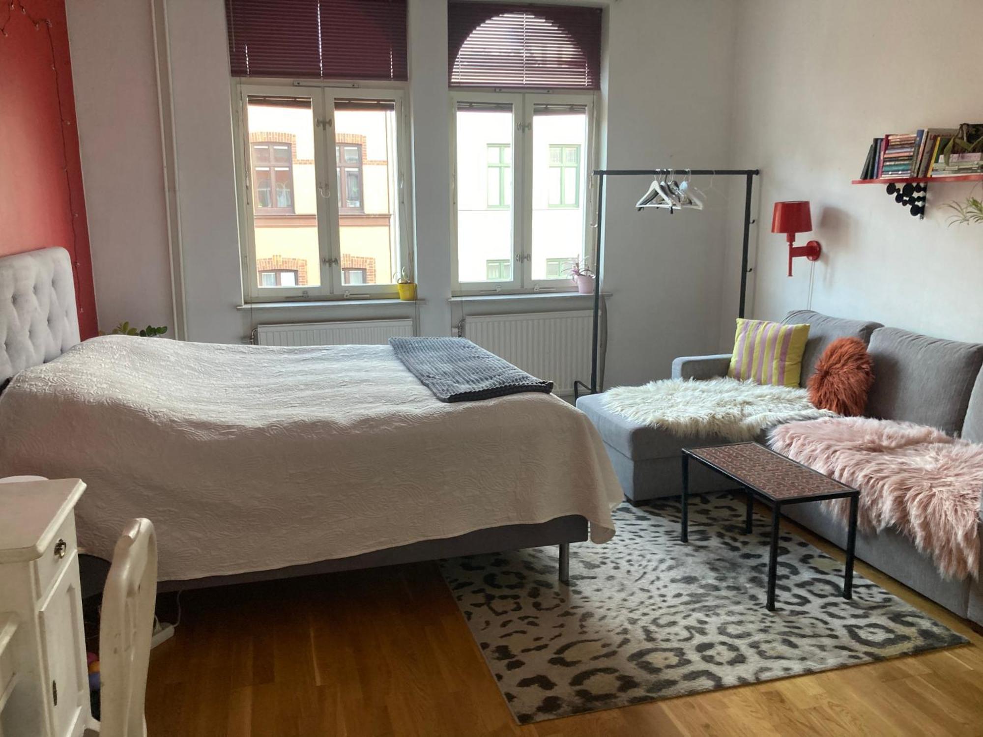 Rum Med Eget Badrum Och Stort, Delat Koek,Centralt I Malmoe A Room In An Apartment, Own Bathroom And Kitchen Shared With A Family Luaran gambar